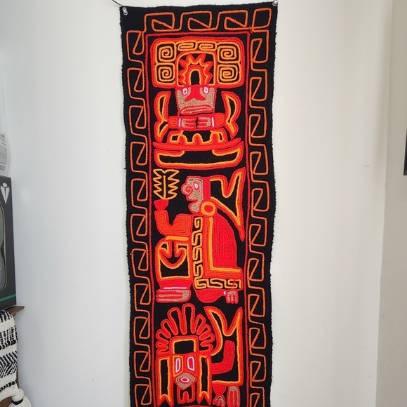 Vintage Embroidered In Red Peruvian Inca Wall Hanging Tapestry Folk Art - Picture 7 of 8